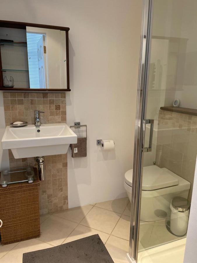Spacious Holiday Home! Лондон Экстерьер фото